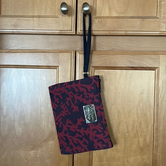Madison Hsndbags wristlet - Picture 1 of 4